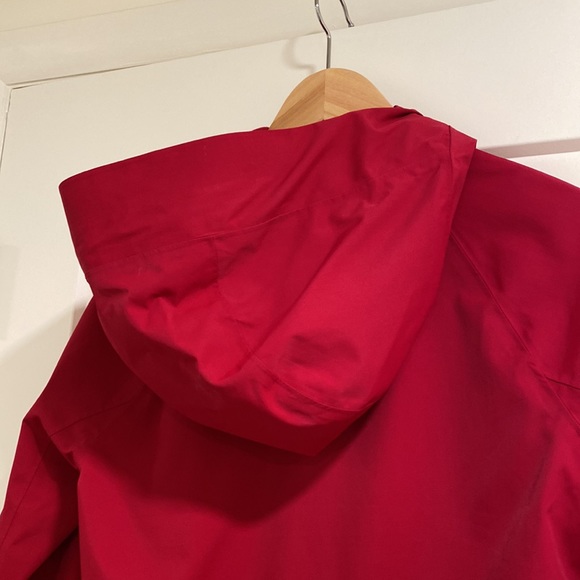 Lululemon Rain Coat - Picture 7 of 7